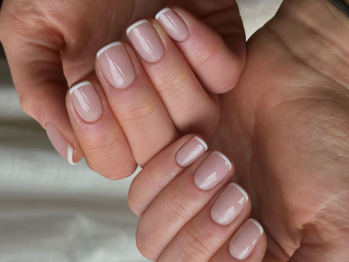 Glitter French Short Round Nails — Natural Nails