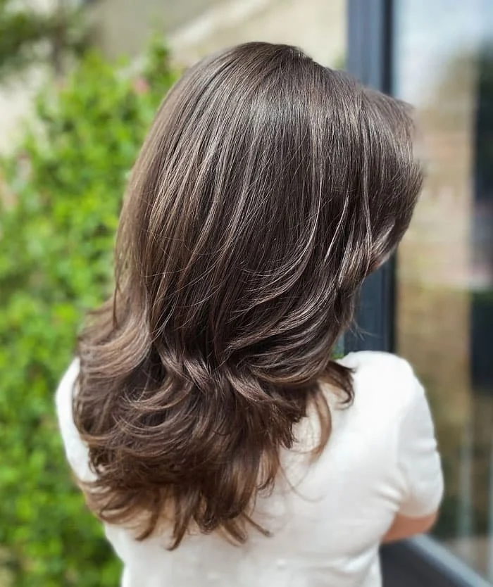 Medium-Length Haircuts with Layers: 25 Stylish Ideas for 2026