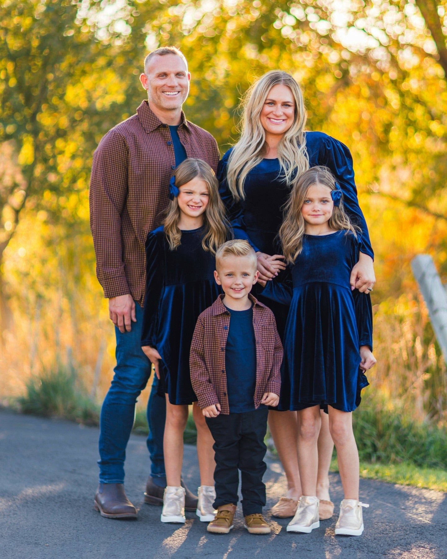Brown Boots White Sneakers Outfit Idea Brown Boots White Sneakers Outfit Idea — Family Photo Outfits