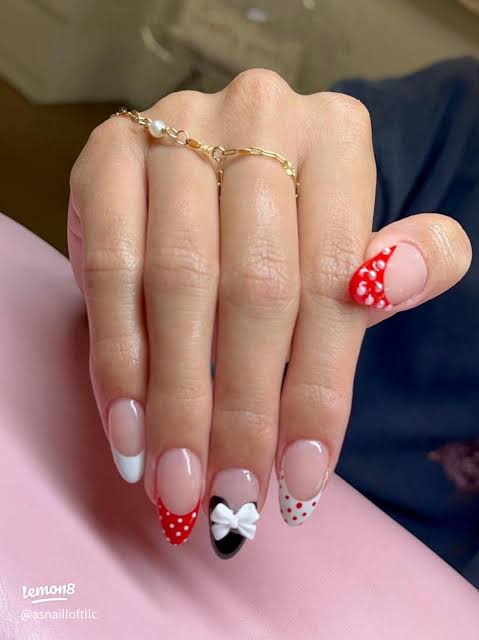 Glossy Minnie Bows Red Polka Dot French Tip — Disney Nails