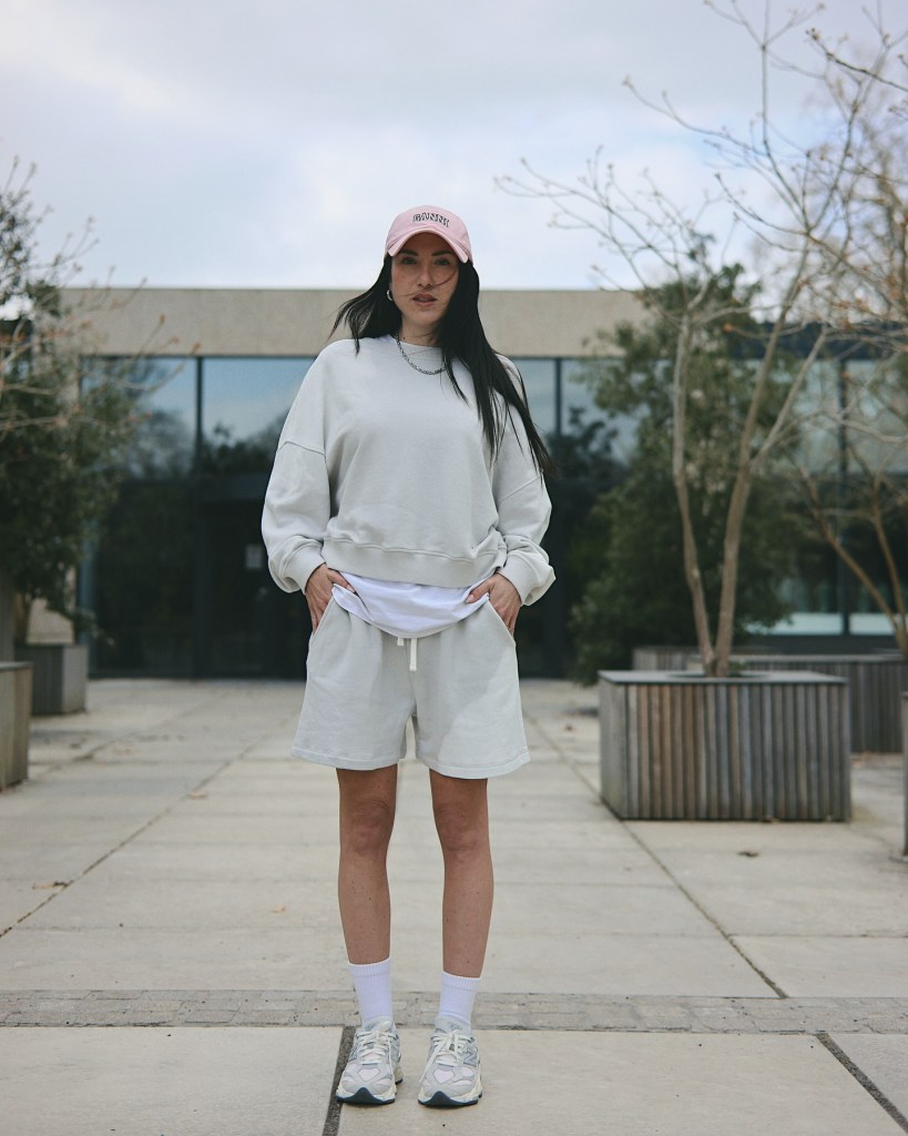Monochromatic Comfort: Oversized Sweatshirt Set with Cap Accent — Streetwear Outfits