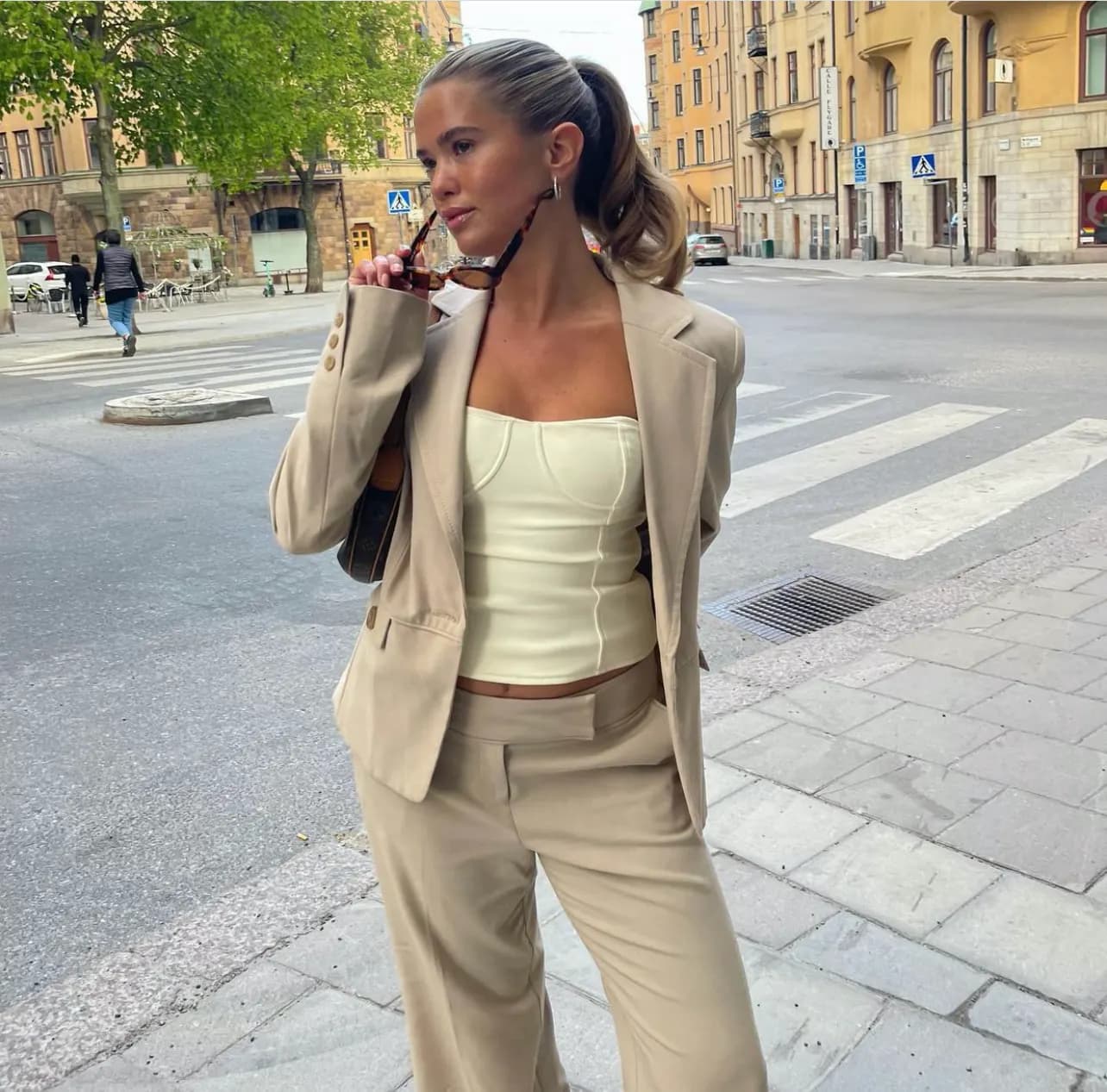 Tailored Blazer with a Corset Top for a Modern Edge Tailored Blazer with a Corset Top for a Modern Edge — Scandinavian Outfits