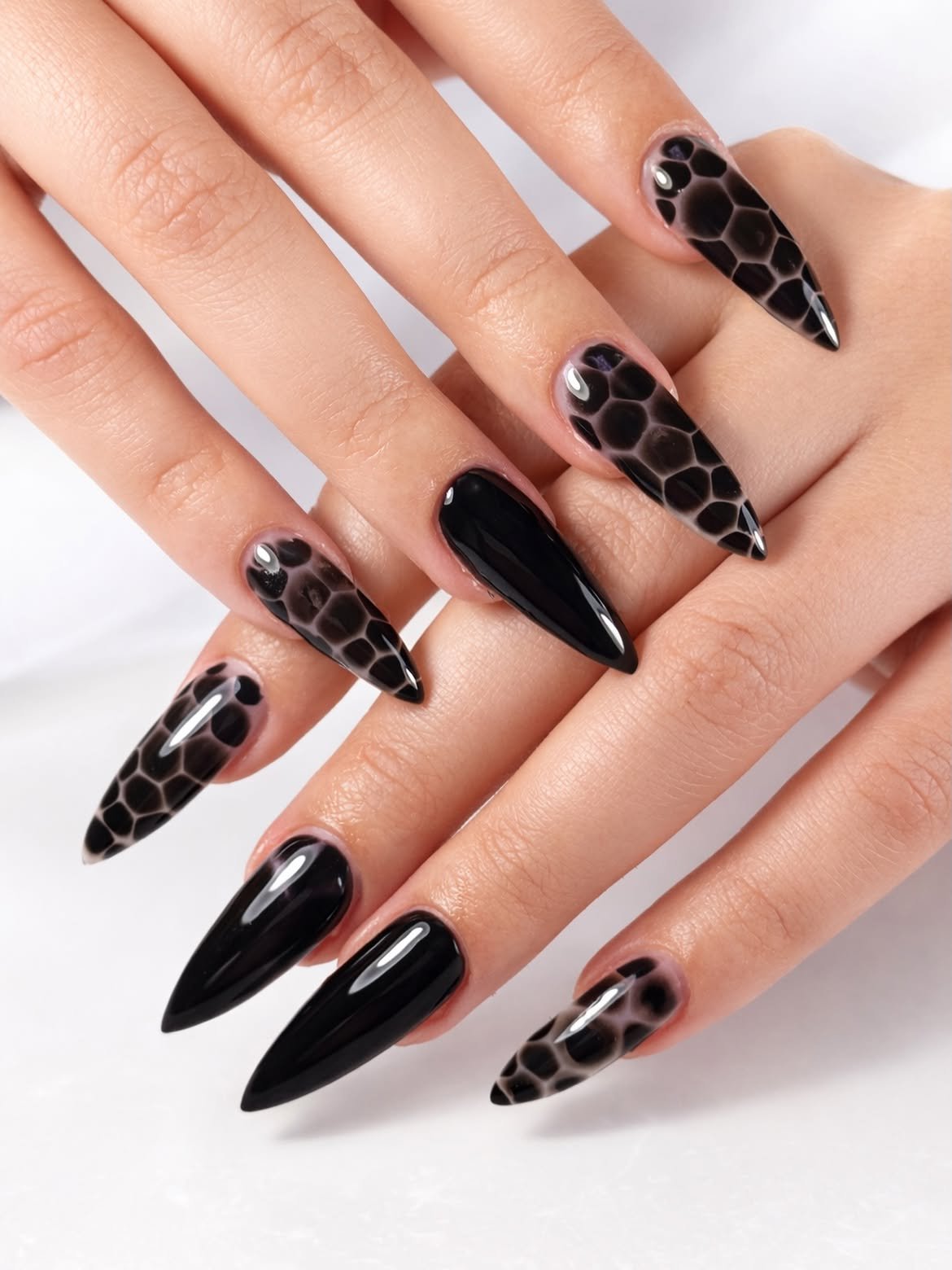 Geometric Pattern On Accent Nails Visual Idea Geometric Pattern On Accent Nails Visual Idea — Black Nails