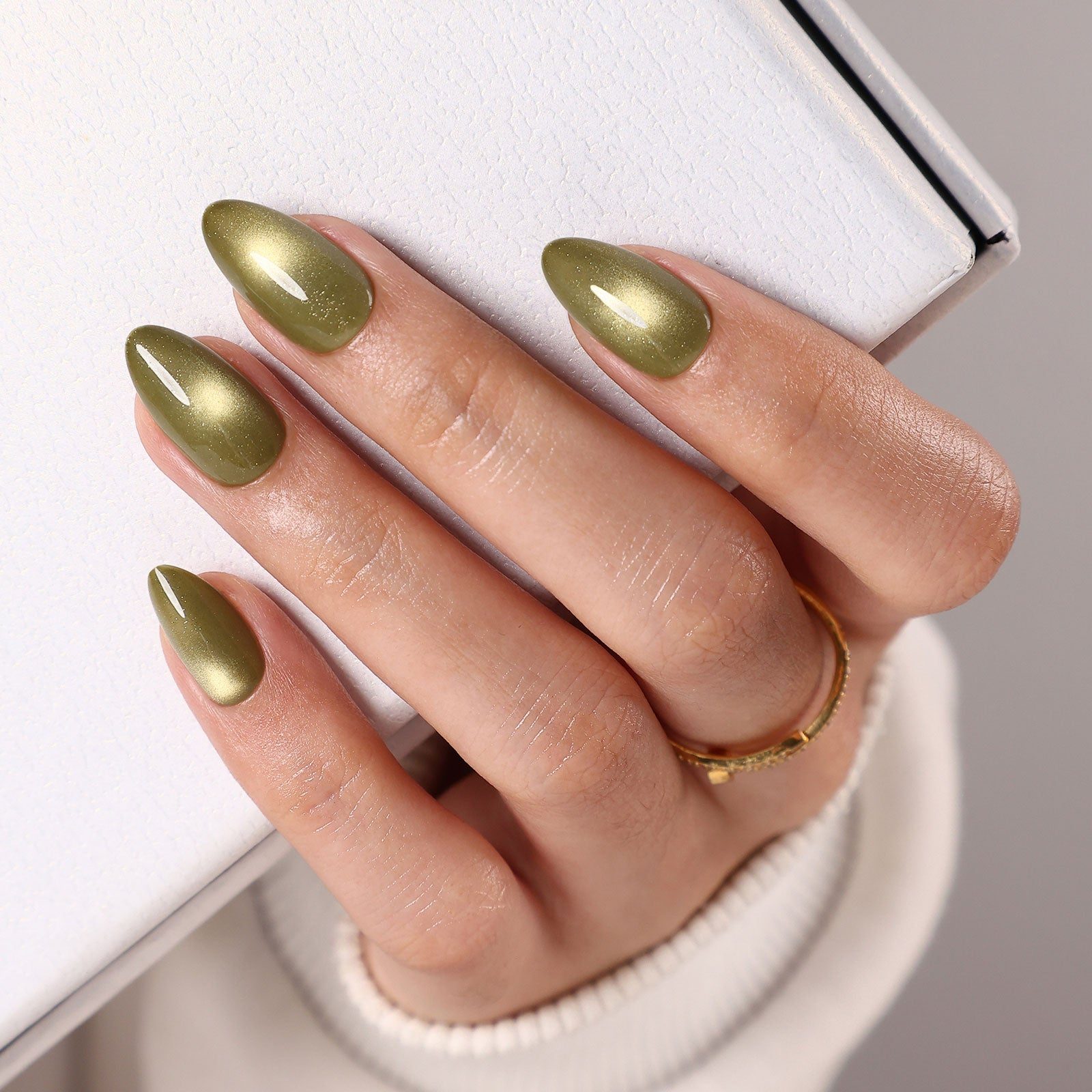 Shimmer Cat-Eye Effect Visual Idea — Olive Green Nails