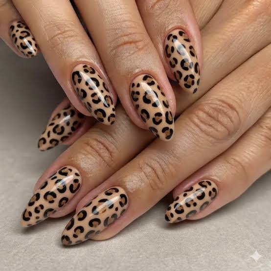 Tan Base Glossy Leopard Stiletto Nails Tan Base Glossy Leopard Stiletto Nails — Leopard Print Nails