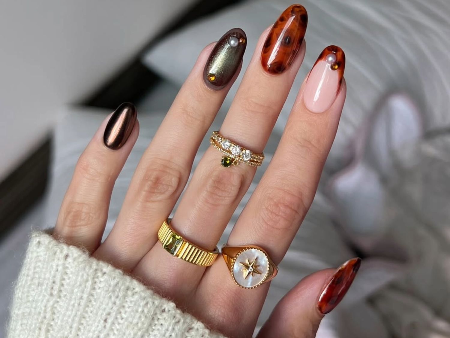 Tortoise Shell Accents with Bronze Finish Tortoise Shell Accents with Bronze Finish — Tortoise Shell Nails