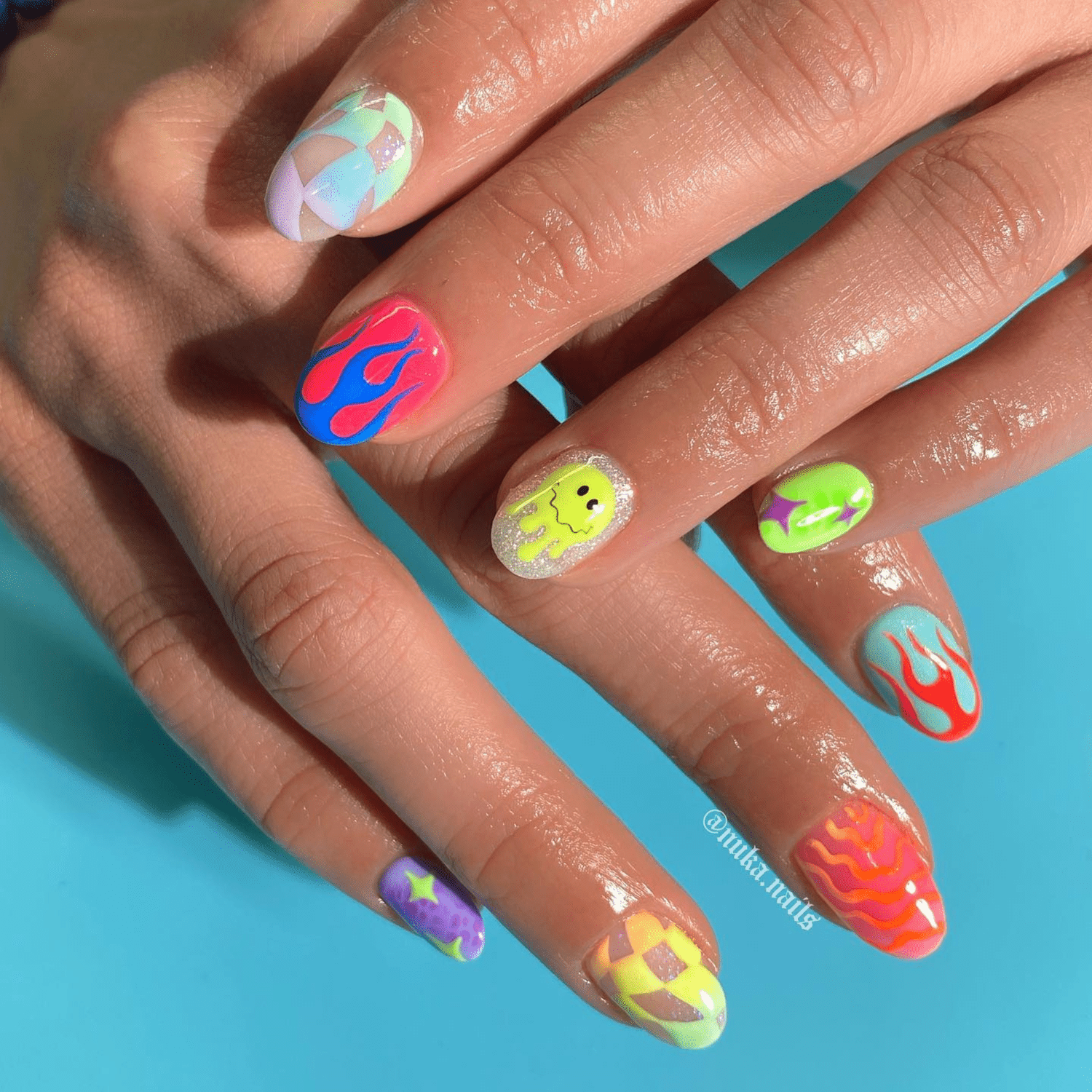 Glossy Some Glitter On One Nail Visual Idea — Neon Nails
