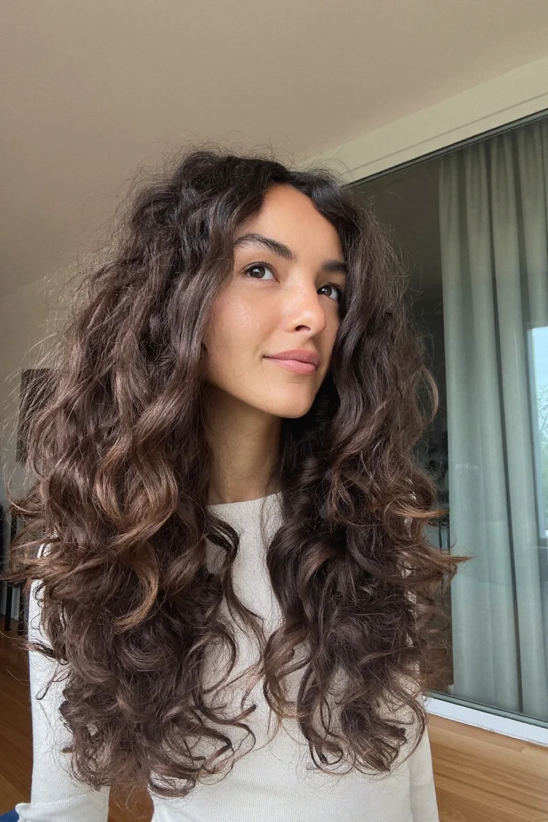 27 Long Wavy Hairstyles with Layers to Try in 2026
