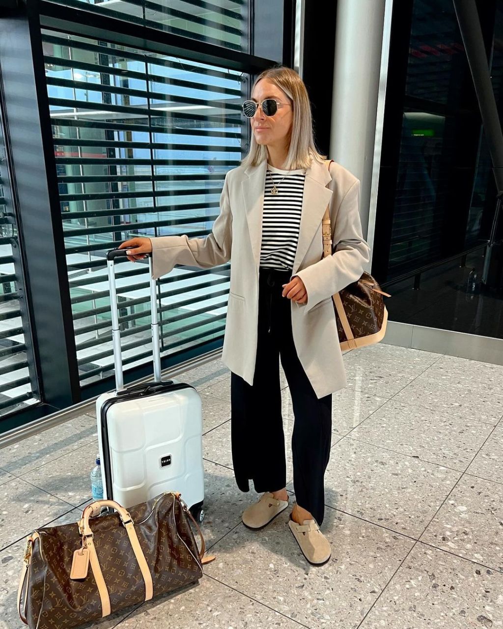 Oversized Beige Blazer for Travel Style Oversized Beige Blazer for Travel Style — Cute Outfits
