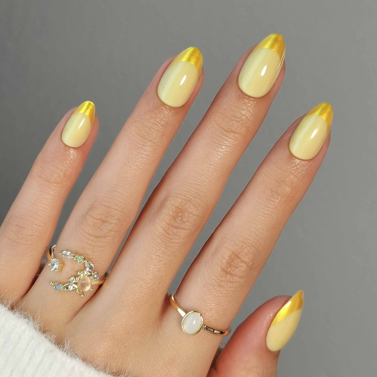 Pale Yellow with Metallic Gold French Tips — Press On Nails
