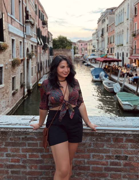 Printed Tie-Front Blouse with Shorts for Venice Exploration — Italy Outfits
