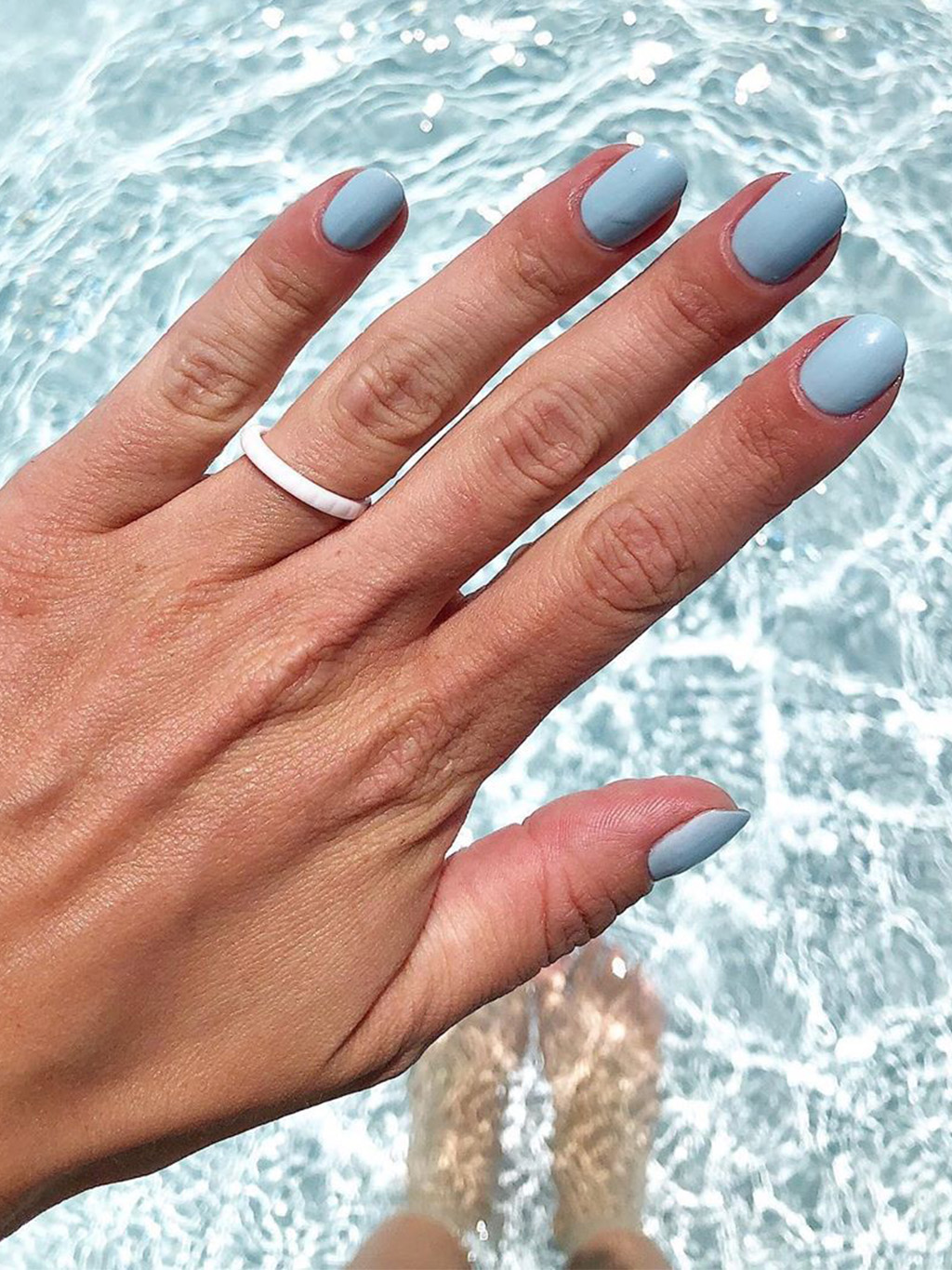 Light Sky Blue Glossy Medium Oval Nails Light Sky Blue Glossy Medium Oval Nails — Nails for Pale Skin