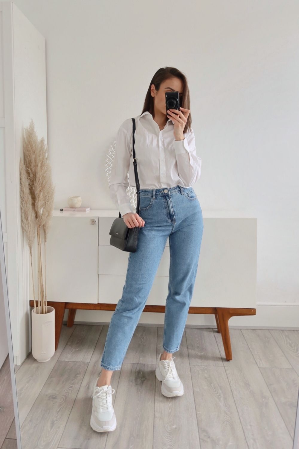 Classic Blue Jeans and Crisp White Shirt for Effortless Casual — Minimalist Outfits