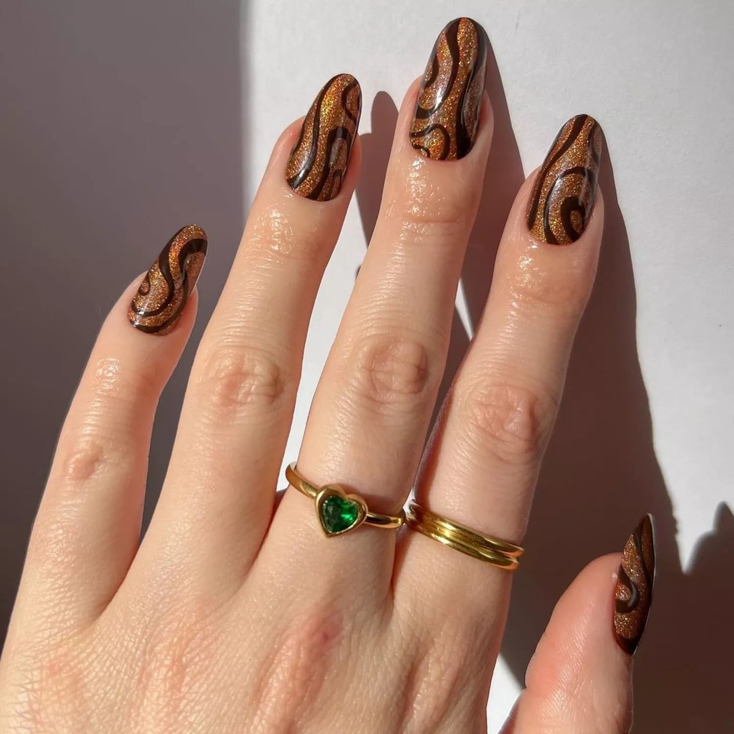 Deep Brown Gold Glitter Swirl Almond Nails Deep Brown Gold Glitter Swirl Almond Nails — Dark Nails