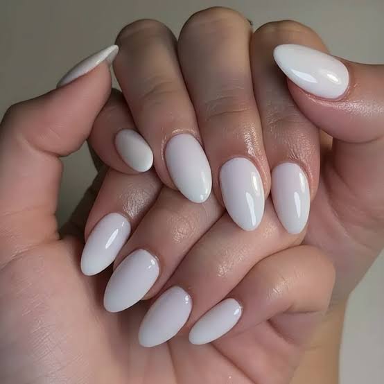 Glossy Visual Idea Glossy Visual Idea — White Nails