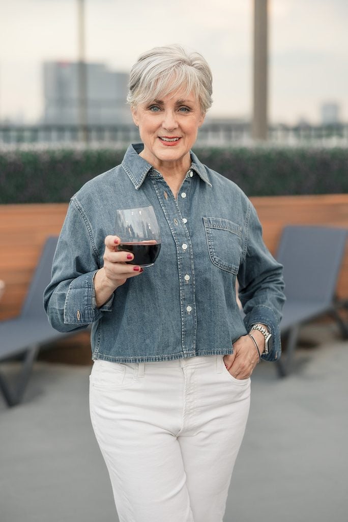 Cropped Denim Shirt with High-Waisted Pants for Casual Chic Cropped Denim Shirt with High-Waisted Pants for Casual Chic — Casual Outfits