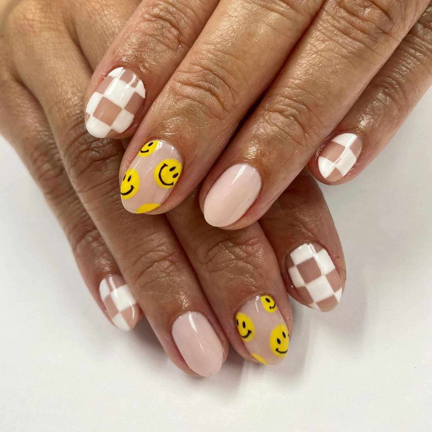 Classic Checkerboard Medium Square Nails Classic Checkerboard Medium Square Nails — Checkered Nails