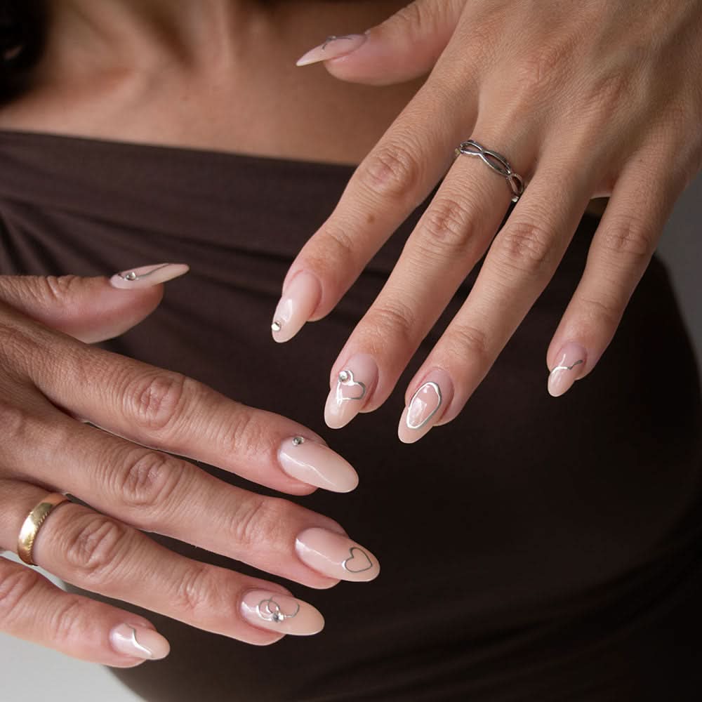 Glossy Metallic Visual Idea Glossy Metallic Visual Idea — Silver Nails