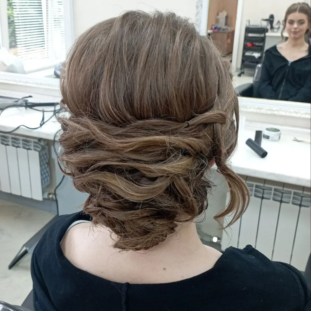 28 Easy Medium-Length Hairstyles for Women You’ll Want to Try