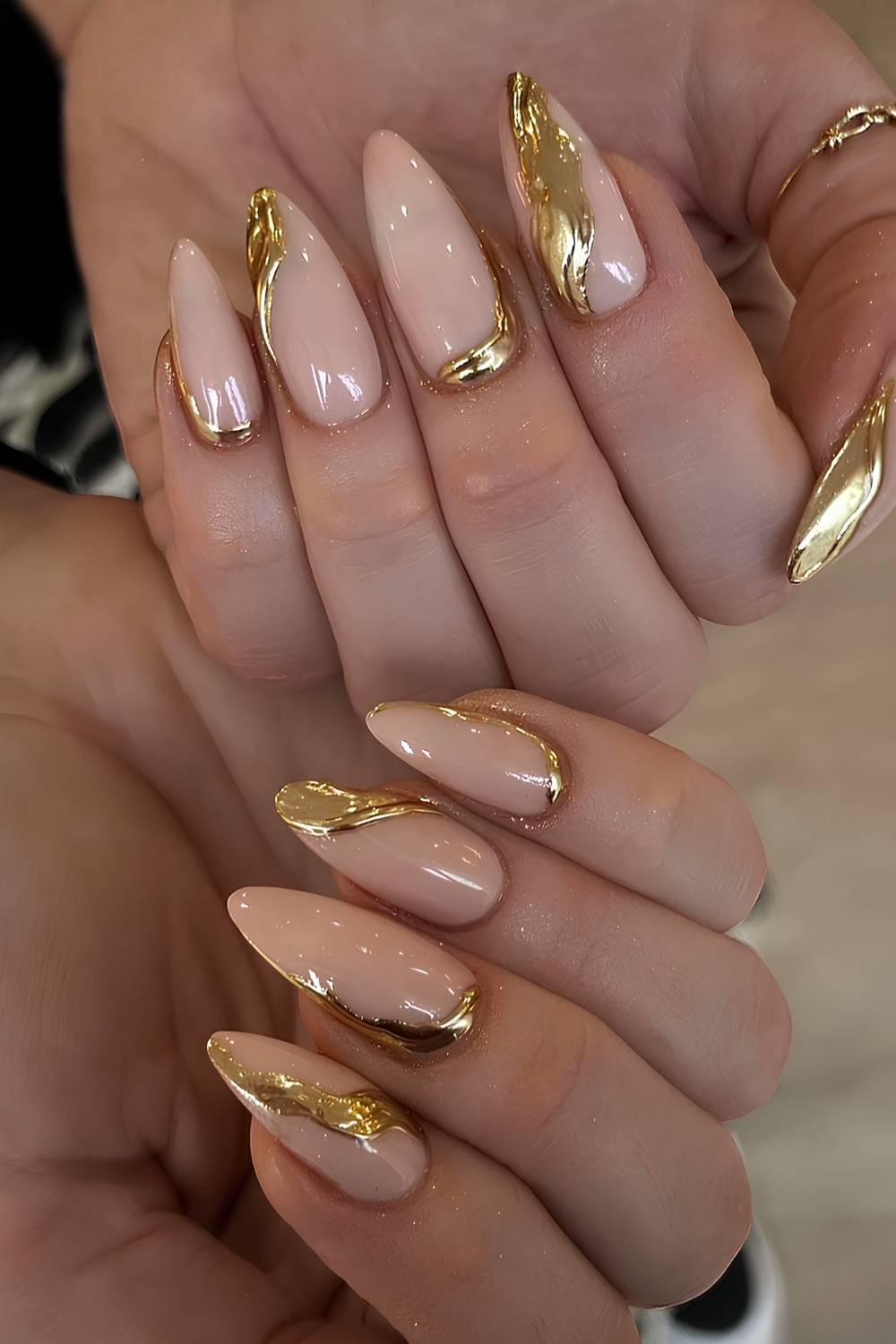 Pale Pink Fluid Gold Accent Nails Pale Pink Fluid Gold Accent Nails — Gold Nails