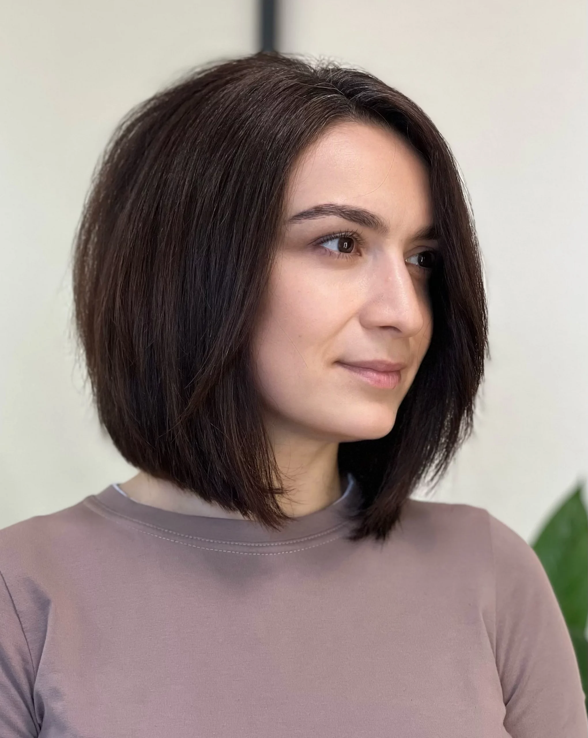 27 Stacked Angled Bob Haircuts for Modern Women