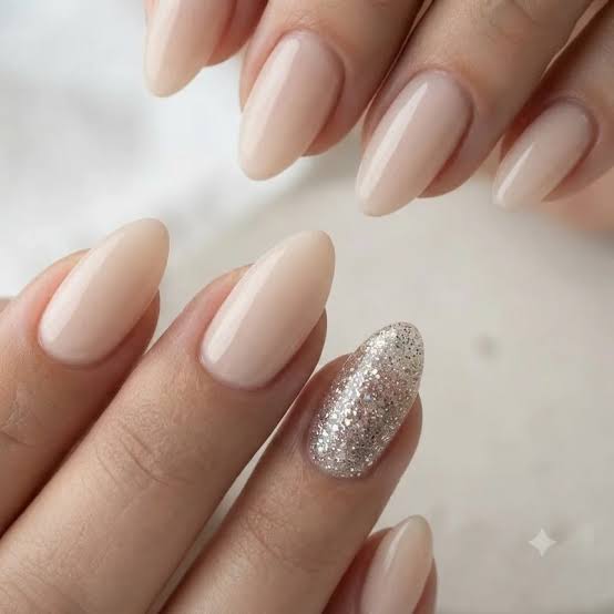 Sheer Nude with Silver Glitter Accent Sheer Nude with Silver Glitter Accent — Dip Powder Nails
