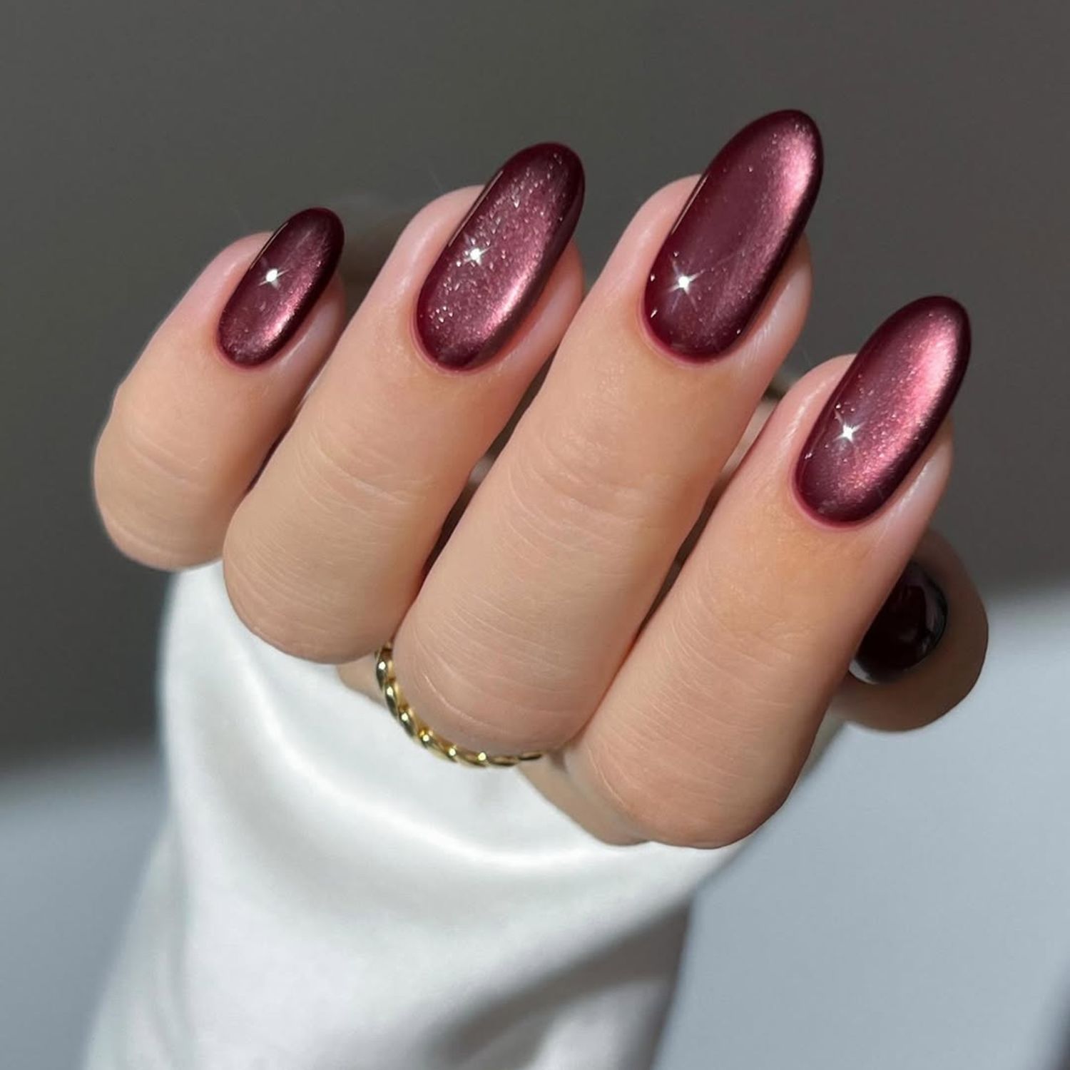 Deep Burgundy Pink Shimmer Cat Eye Deep Burgundy Pink Shimmer Cat Eye — Cat Eye Nails