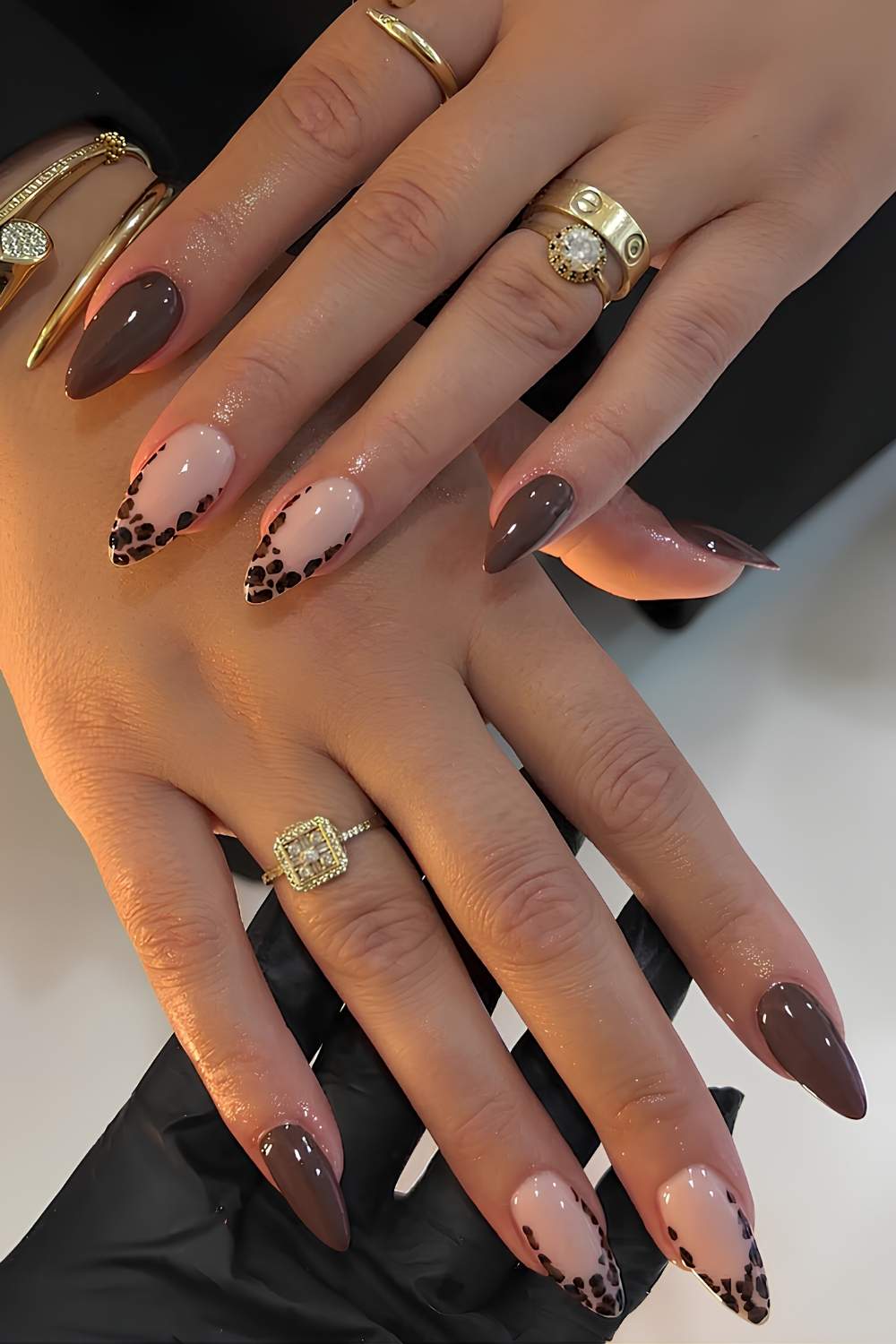 Glossy Brown and Pink Leopard Tip Nails Glossy Brown and Pink Leopard Tip Nails — Leopard Print Nails