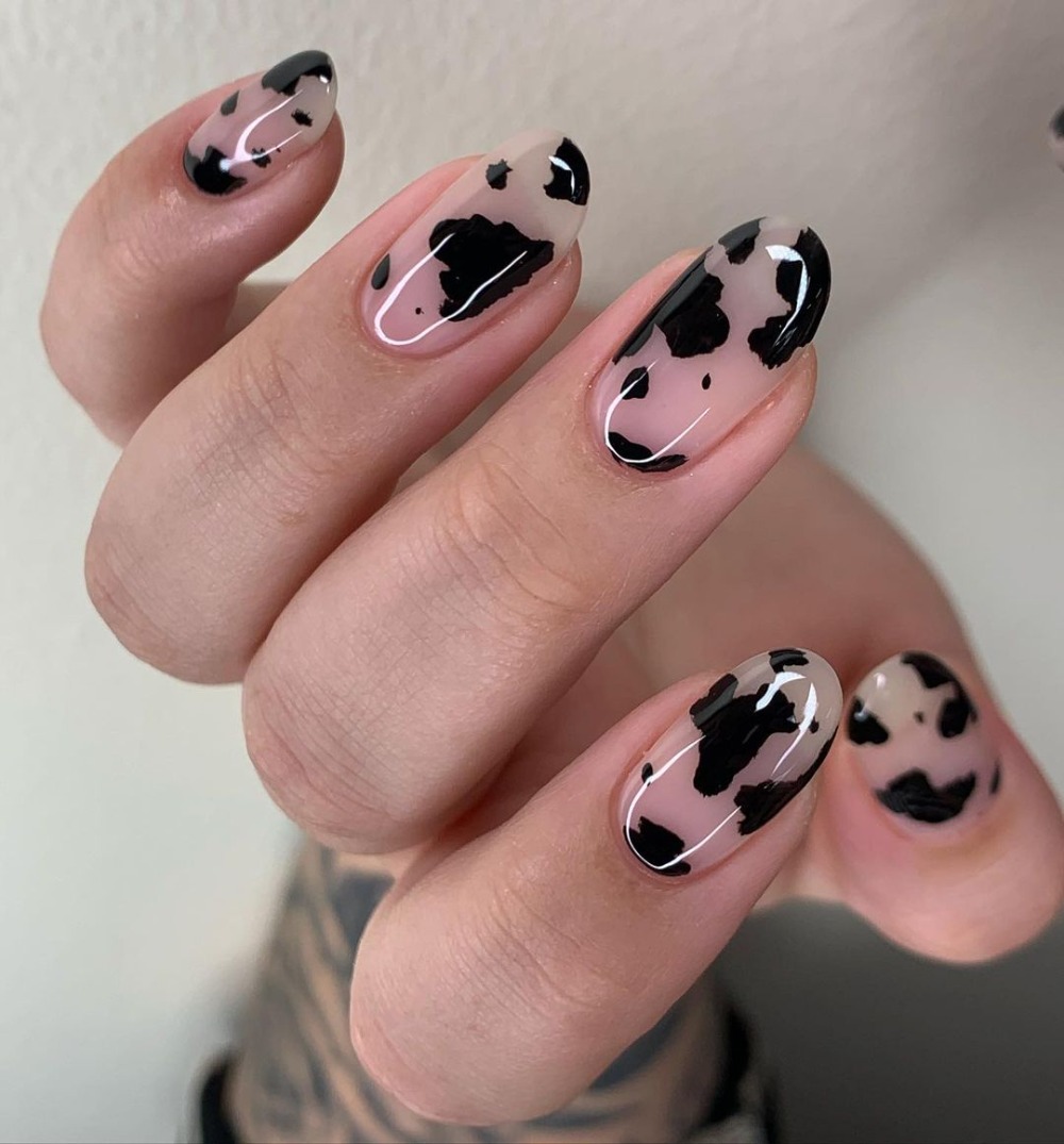 Medium Oval Subtle Cow Print French Tips Medium Oval Subtle Cow Print French Tips — Cow Print Nails
