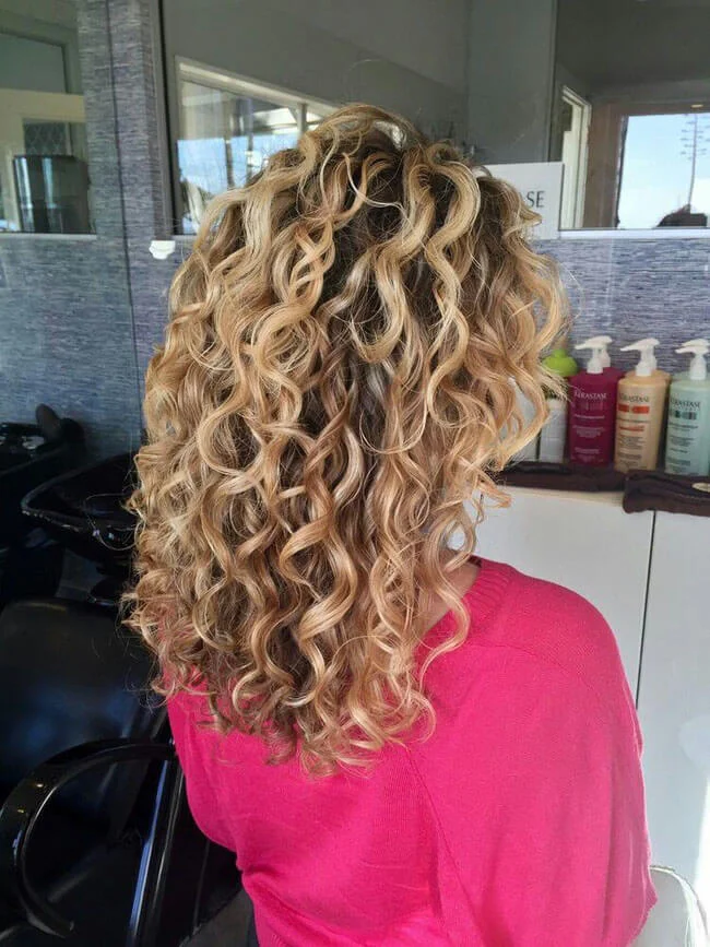 27 Long Wavy Hairstyles with Layers to Try in 2026