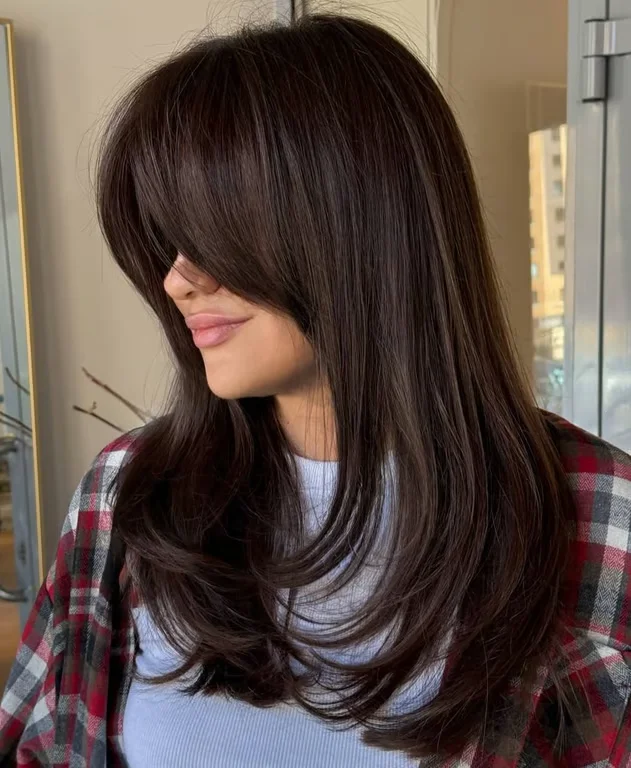 Medium-Length Haircuts with Layers: 25 Stylish Ideas for 2026