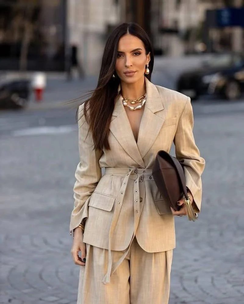 24 Best Hairstyles to Wear With a Pantsuit: Elegant & Modern Ideas