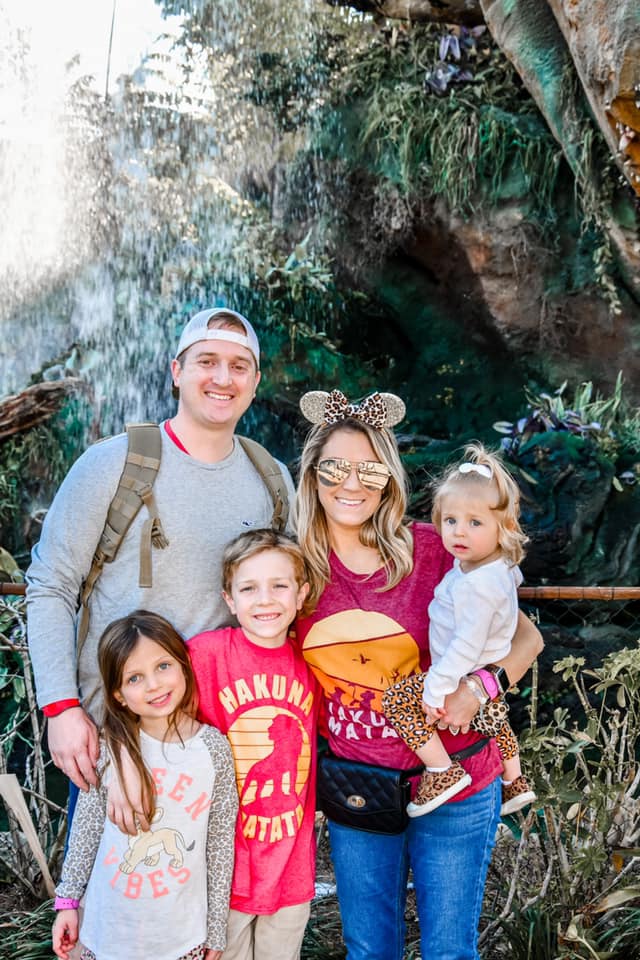 Theme Park Fun: Graphic Tees and Ears for Family Photos Theme Park Fun: Graphic Tees and Ears for Family Photos — Family Photo Outfits
