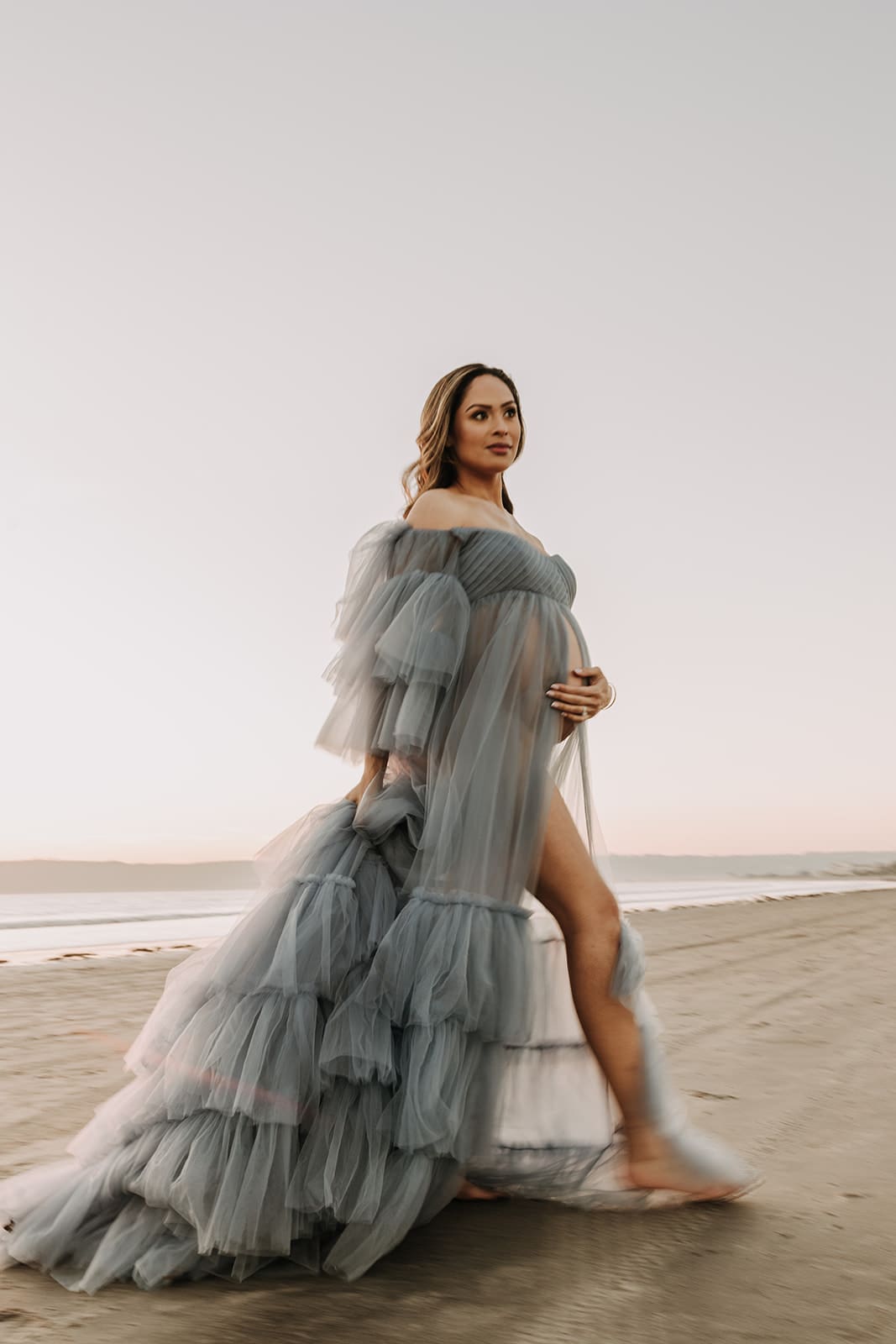 What to Wear for Your Maternity Photoshoot on the Beach (San Diego Edition) - Sabrina Lynn Photo