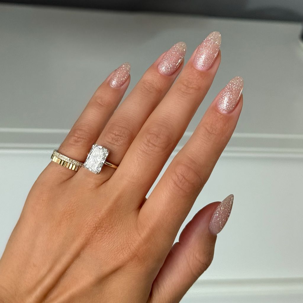 Sheer Nude with All-Over Silver Glitter Sheer Nude with All-Over Silver Glitter — Engagement Nails