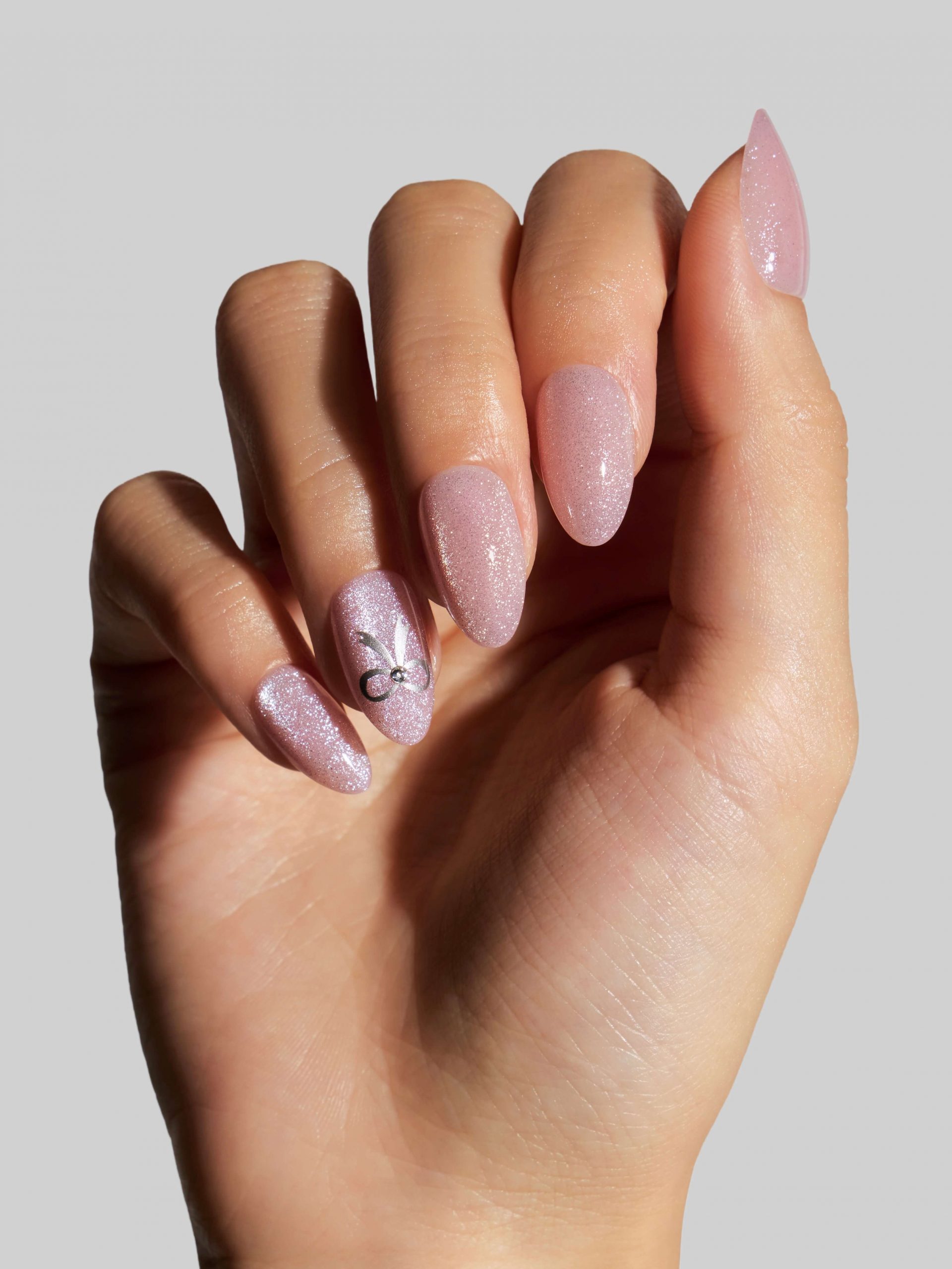 Sparkling Pink Glitter Bow Nails Sparkling Pink Glitter Bow Nails