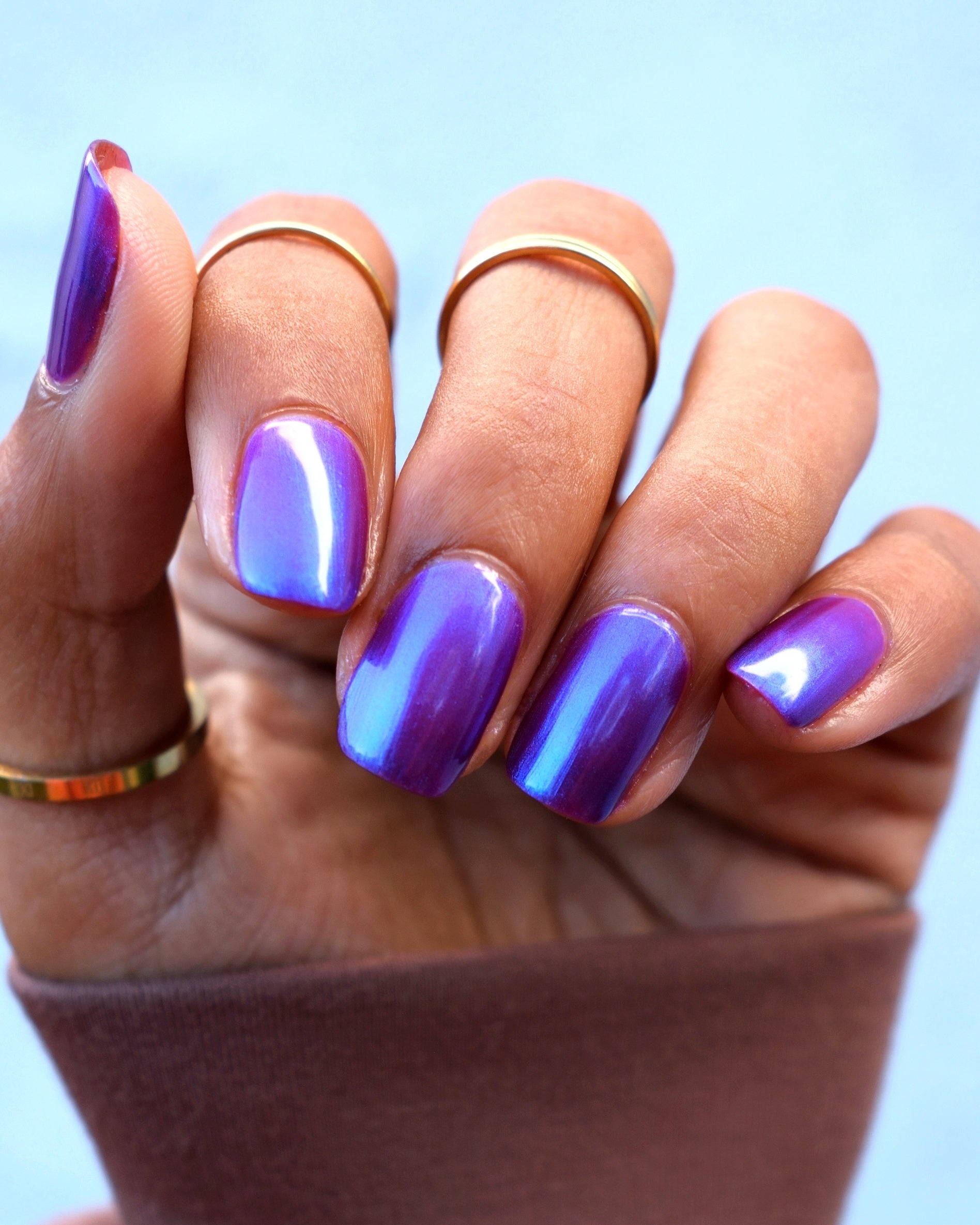 Purple to Blue Chrome Shift Short Squares Purple to Blue Chrome Shift Short Squares — Dark Purple Nails