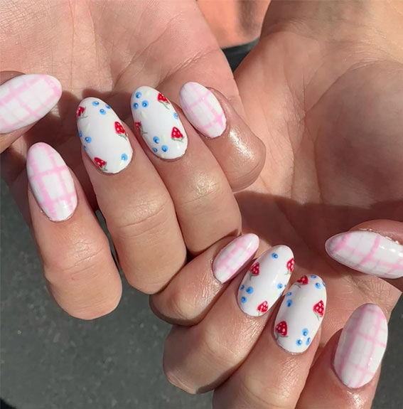 Strawberry & Blueberry Plaid Oval Nails — Strawberry Nails