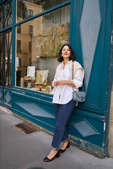 White Button-Down and Jeans with Draped Cardigan White Button-Down and Jeans with Draped Cardigan — Paris Outfits