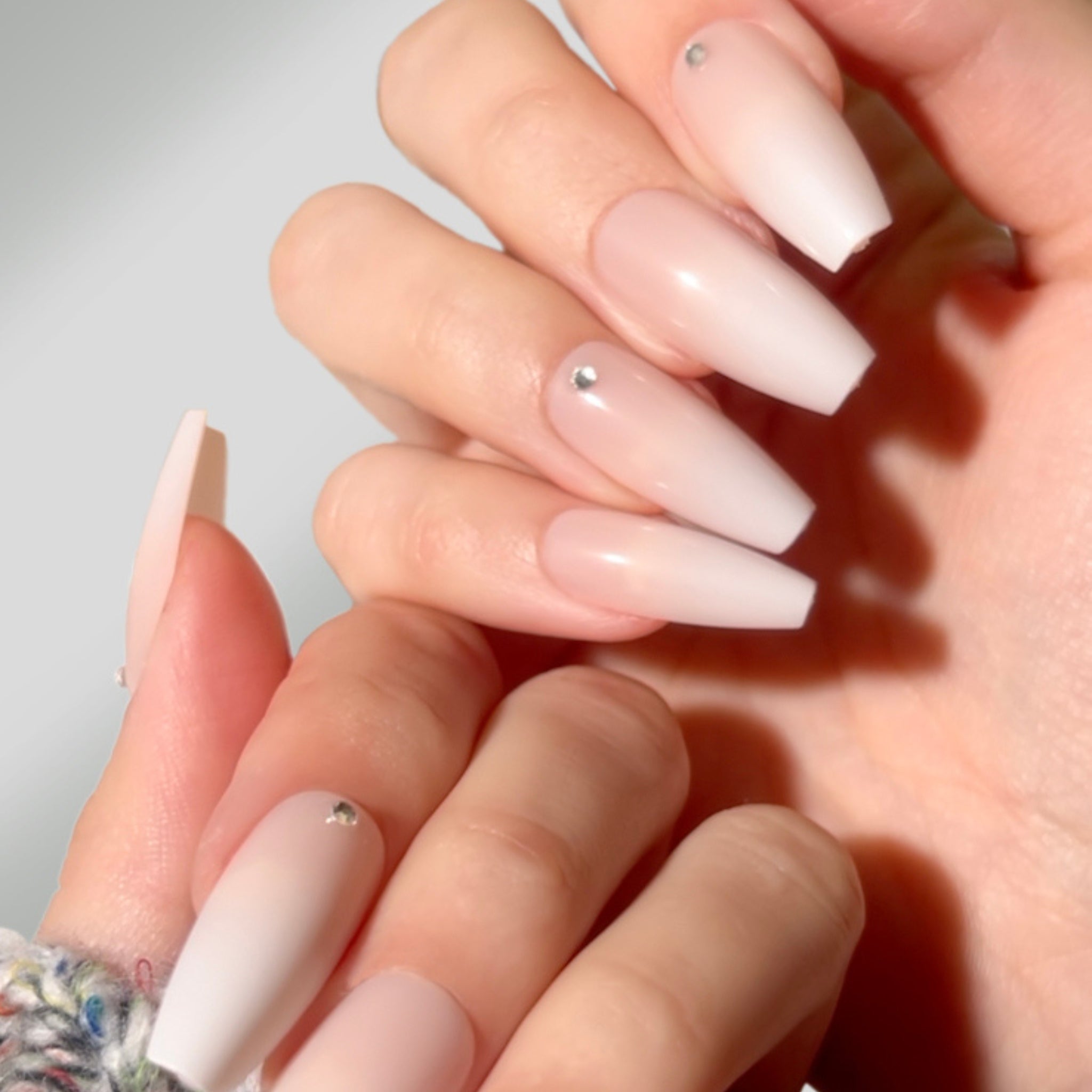 Nude to White Ombre Coffin Nails Nude to White Ombre Coffin Nails — Neutral Nails