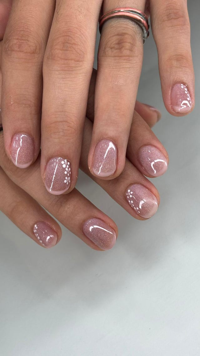 Everyday Subtle Elegance Visual Idea — Gel Nails