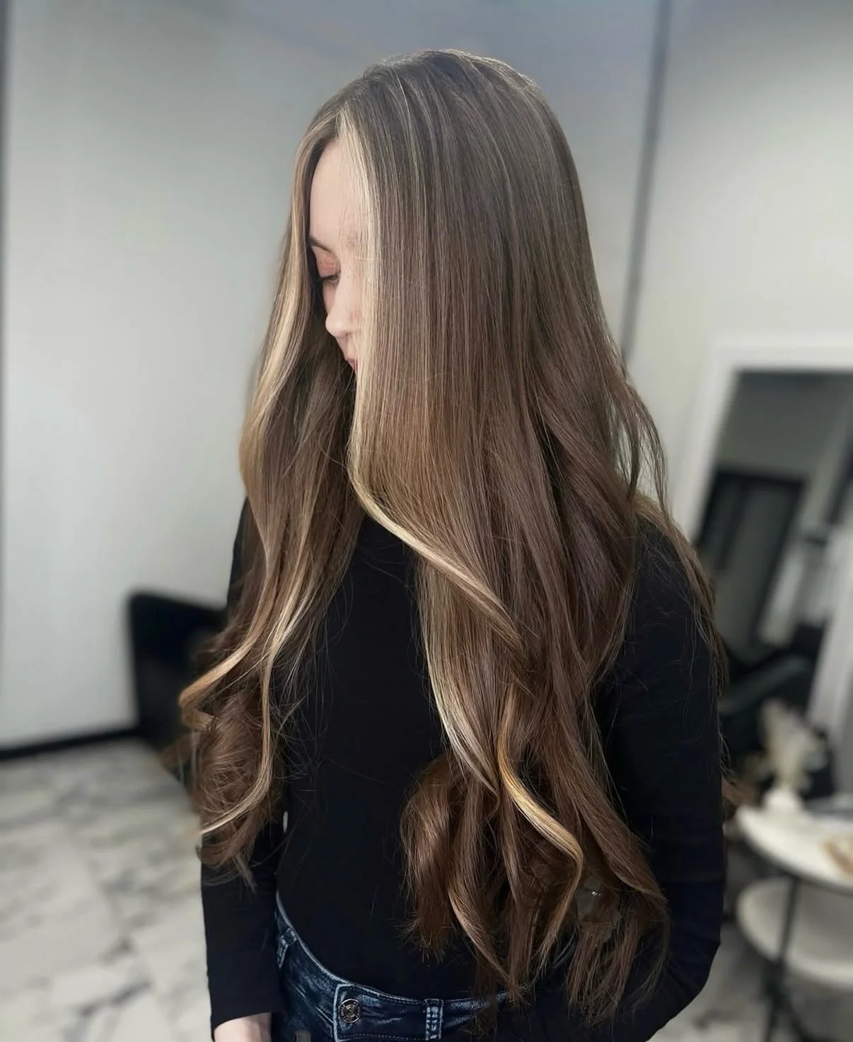 30 Halo Hair Color Ideas for a Trendy Look and a Fresh New Style