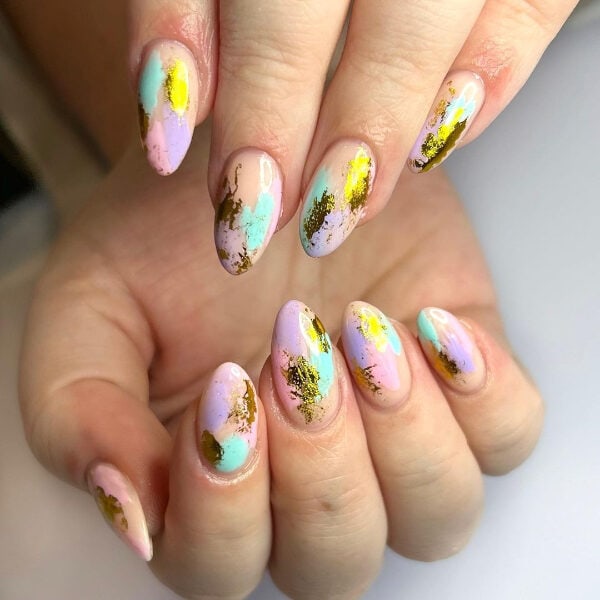 Pastel Strokes and Gold Foil Oval Nails Pastel Strokes and Gold Foil Oval Nails — Abstract Nails
