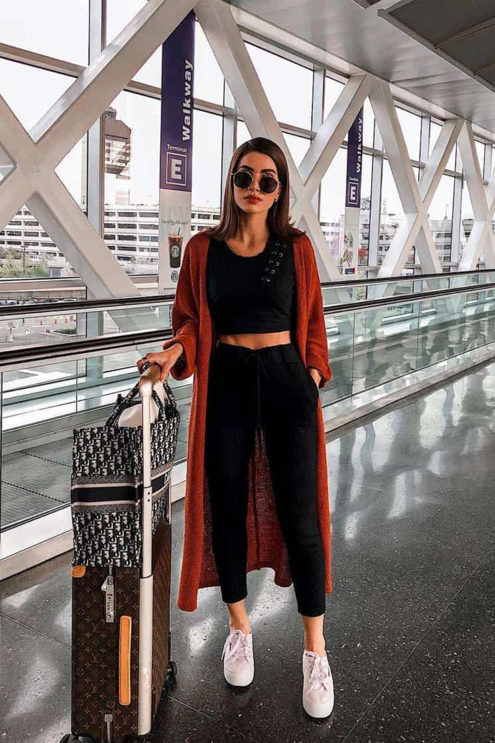 The Best Comfy Airport Outfit Ideas to Wear on Your Next Flight!