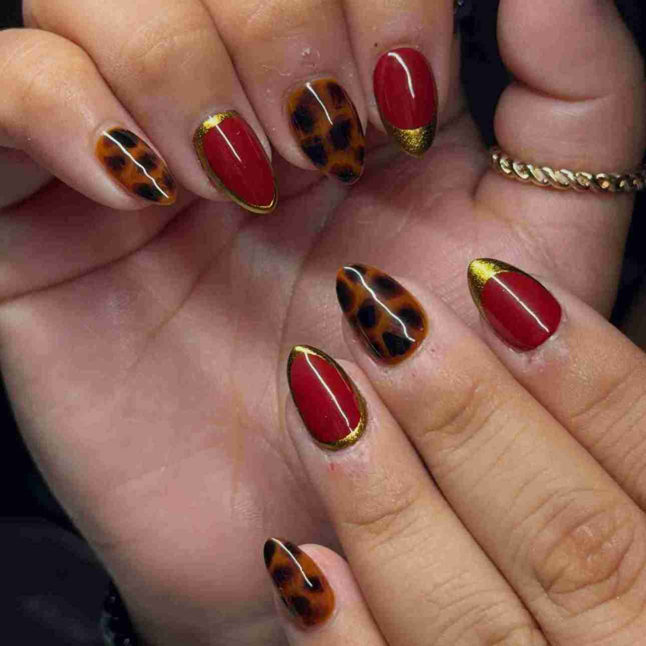 Tortoise Shell with Red and Gold Tips Tortoise Shell with Red and Gold Tips — Tortoise Shell Nails