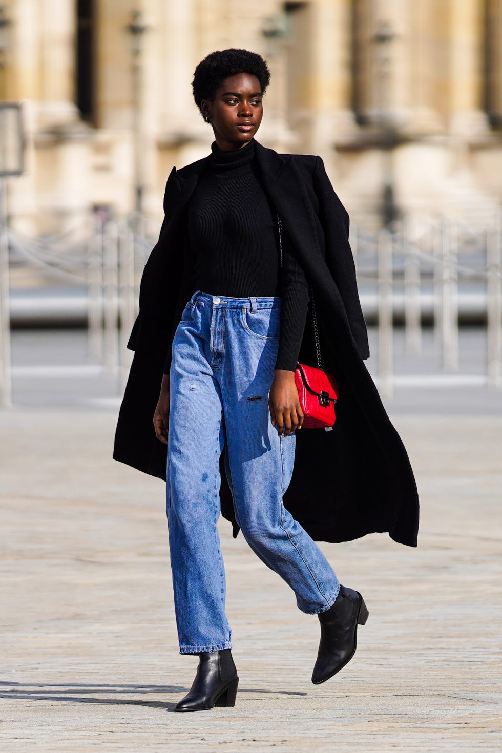 Casual City Outfit Idea — Clean Girl Outfits