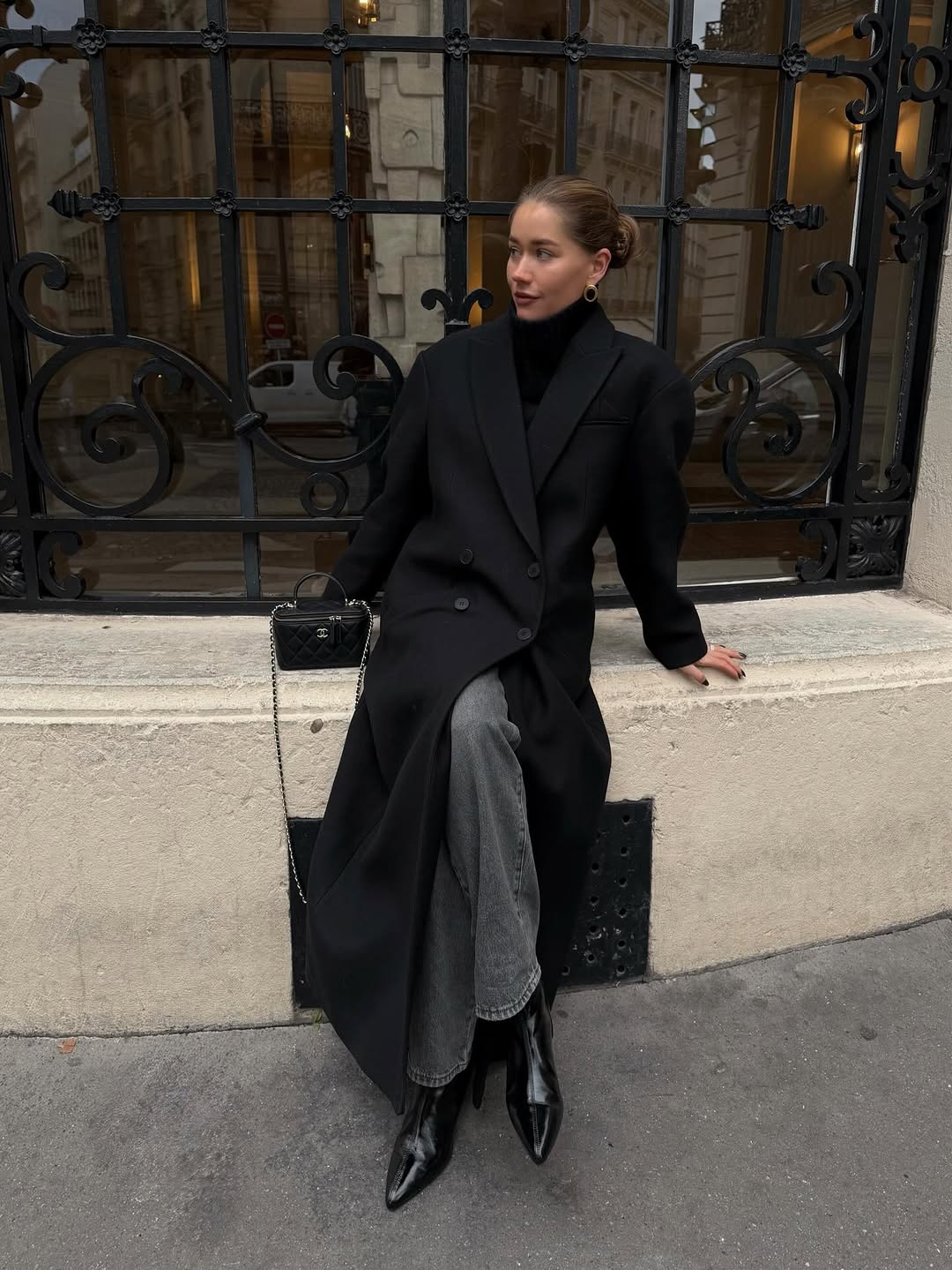 Gold-Toned Heels Outfit Idea Gold-Toned Heels Outfit Idea — Outfit Ideas