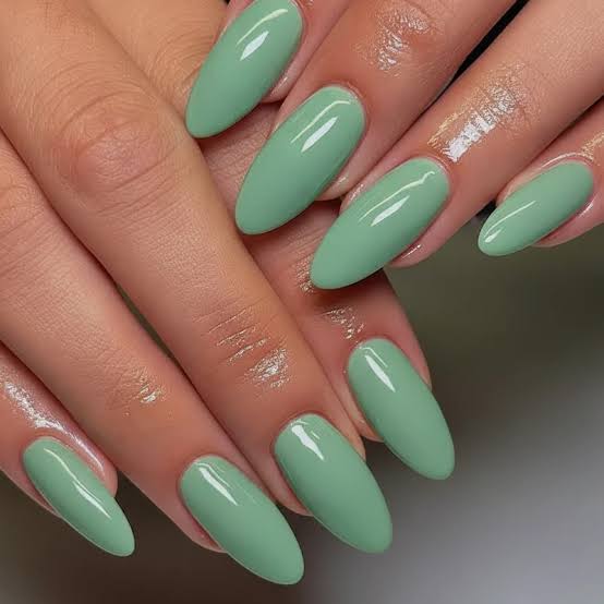 Green Nails: Every Shade From Pistachio to Forest | Mirellé Inspo