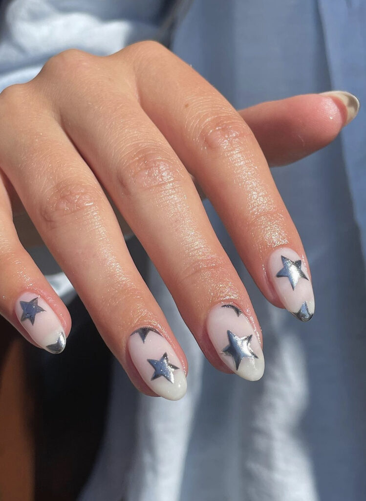 Sheer Nude Gold Foil Star Nails Sheer Nude Gold Foil Star Nails