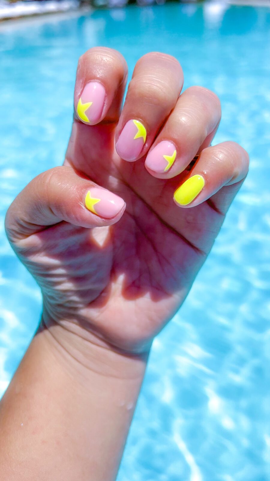 Light Pink Neon Yellow Visual Idea Light Pink Neon Yellow Visual Idea — Short Nails